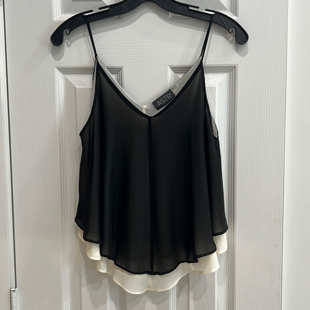 ASTR black cream layered flowy top pristine condition size small